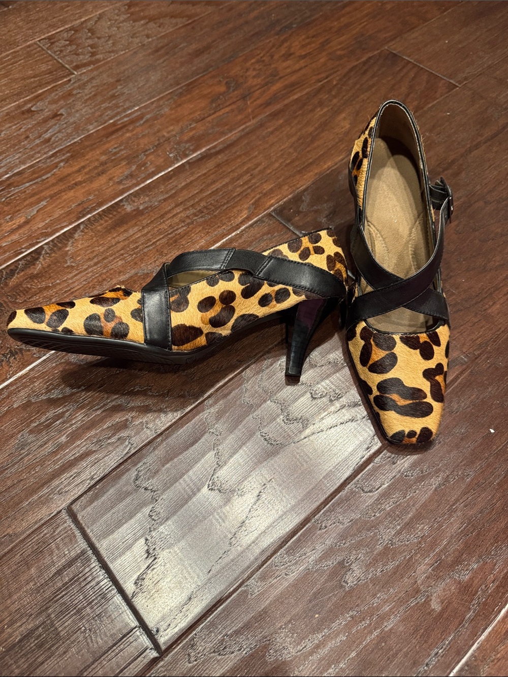 AEROSOLES Leopard Print Pumps with Black Straps - Picture 2 of 7